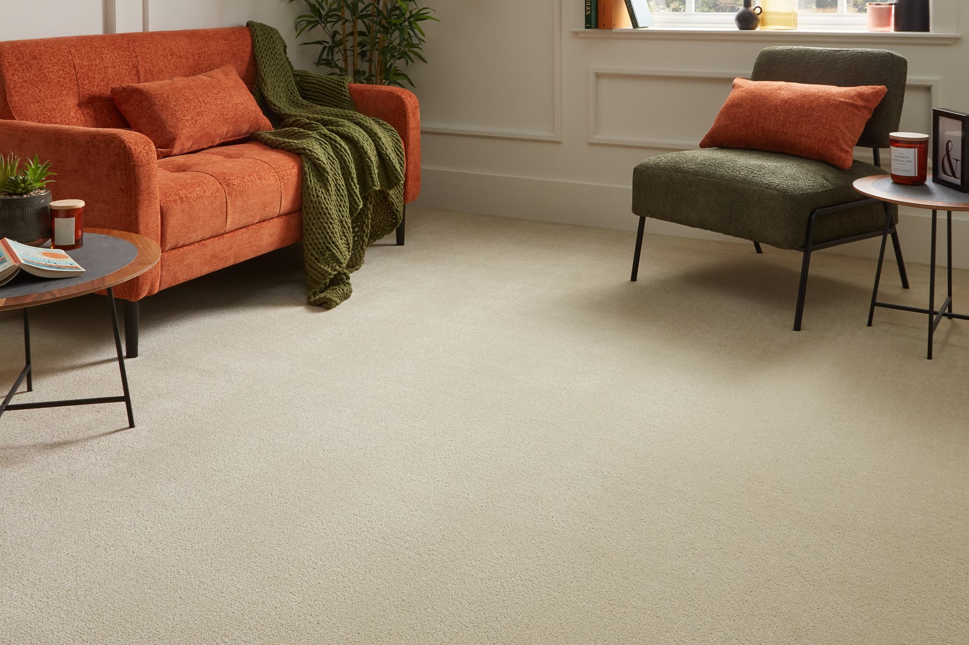 216710 Cadillac Sand Lifestyle