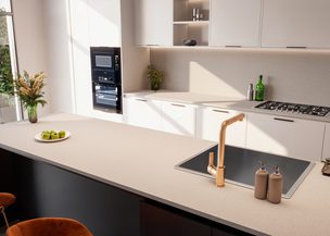 Sovererign White Cameo 01