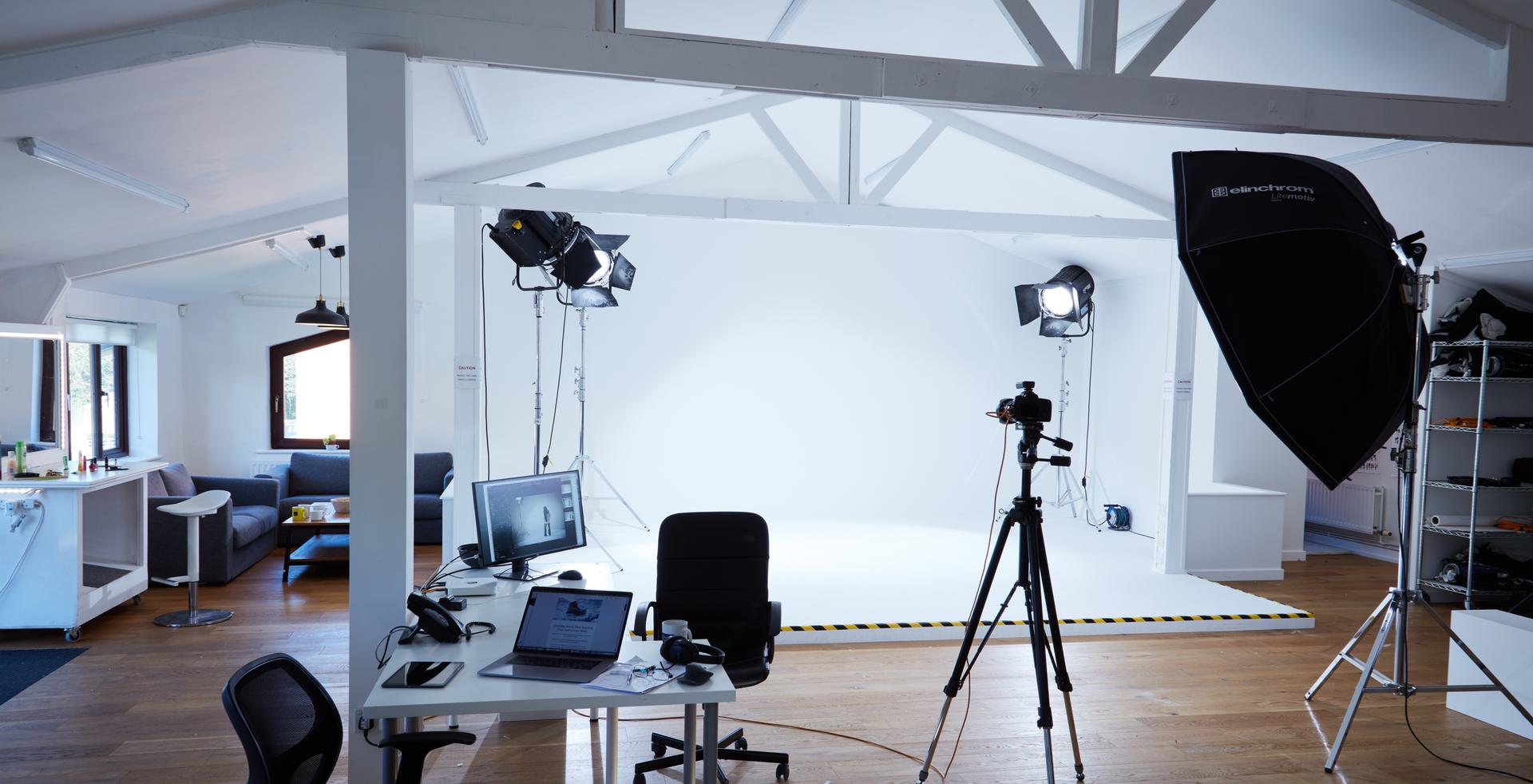 Studio Shots 16 09 248607 1