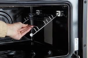 VK905 BL Lifestyle 8c