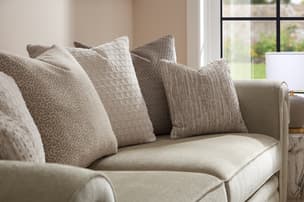 Zeus Pillow Back Detail 2