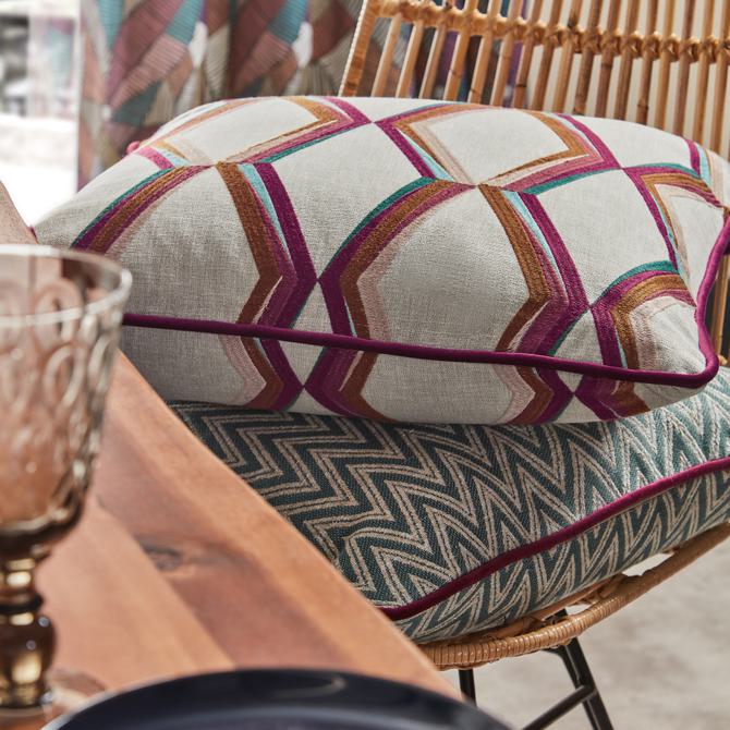 Geometrica Bilberry Cameo 5 resized