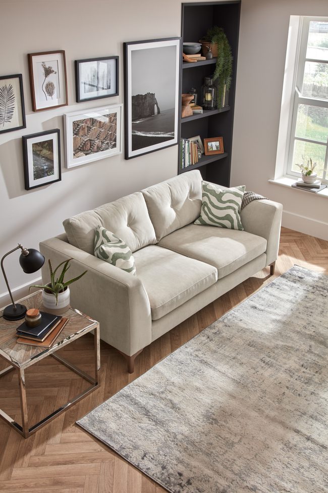 Mateo Large Standard Back Portrait WHITE MEADOW