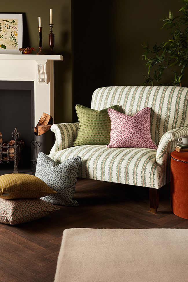 RUP2 Creative 3 with fewer cushions