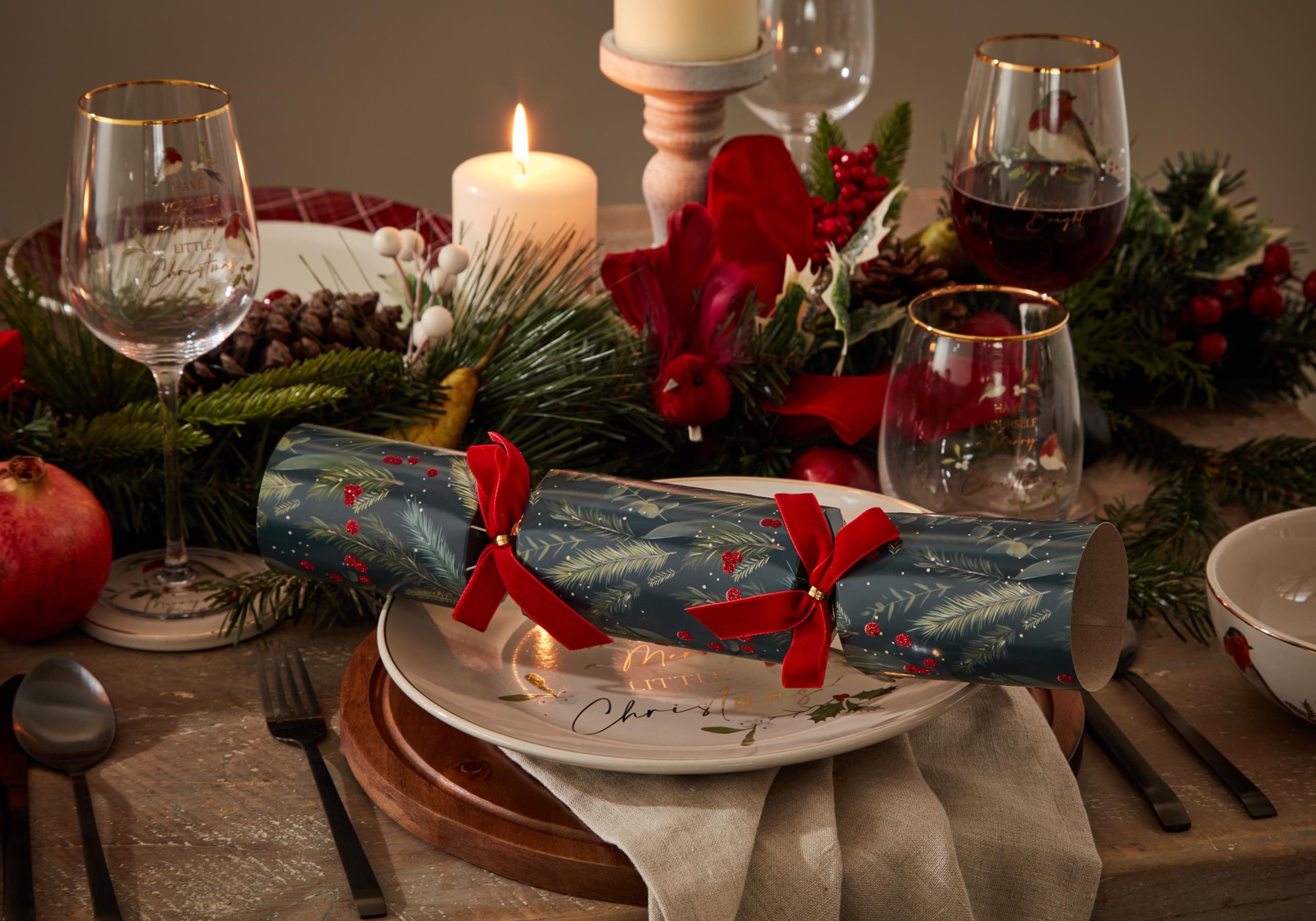 WINTER WOODS DINNING CAMEO 7