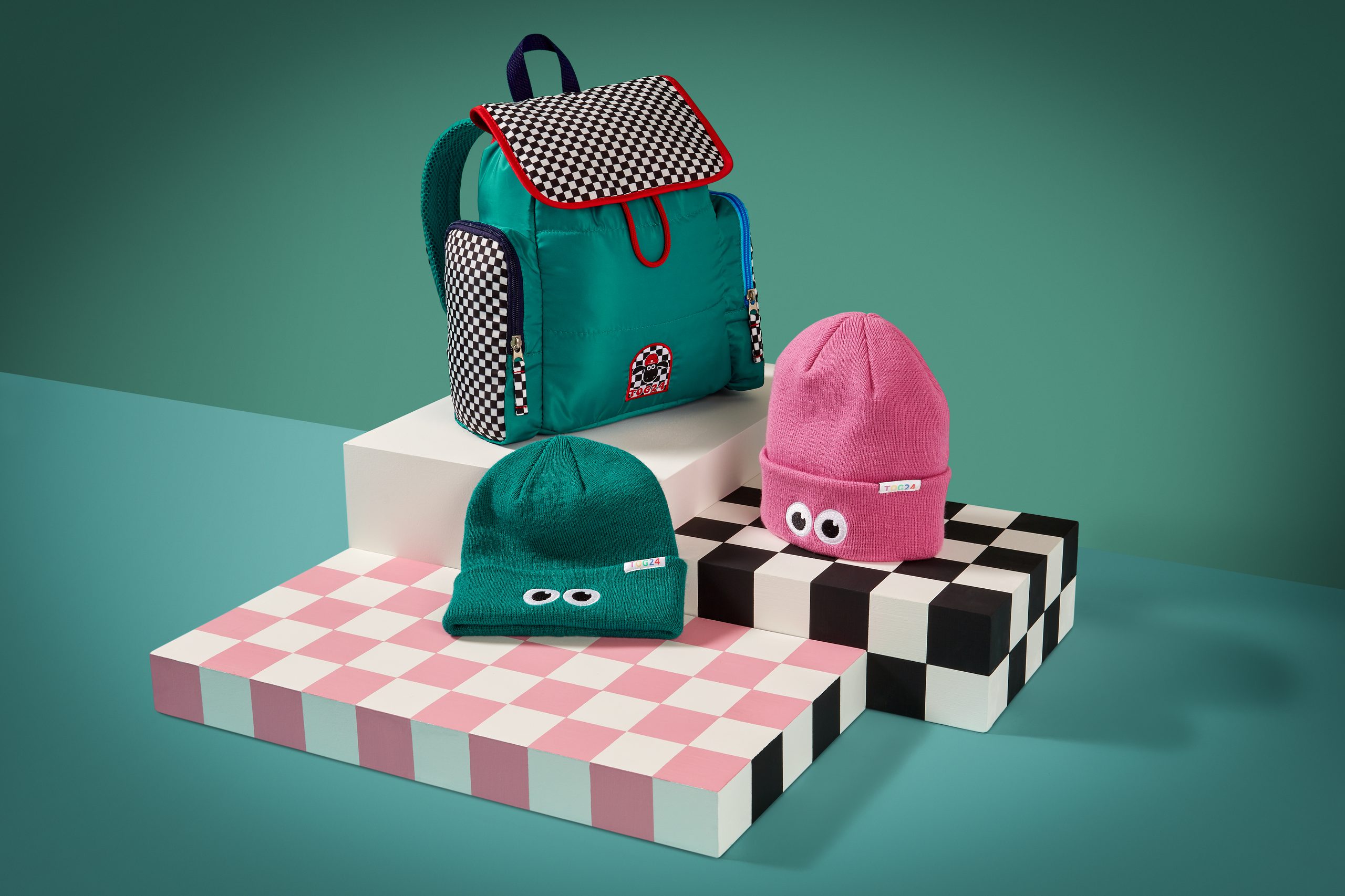 Bag and hats landscape TOG 24